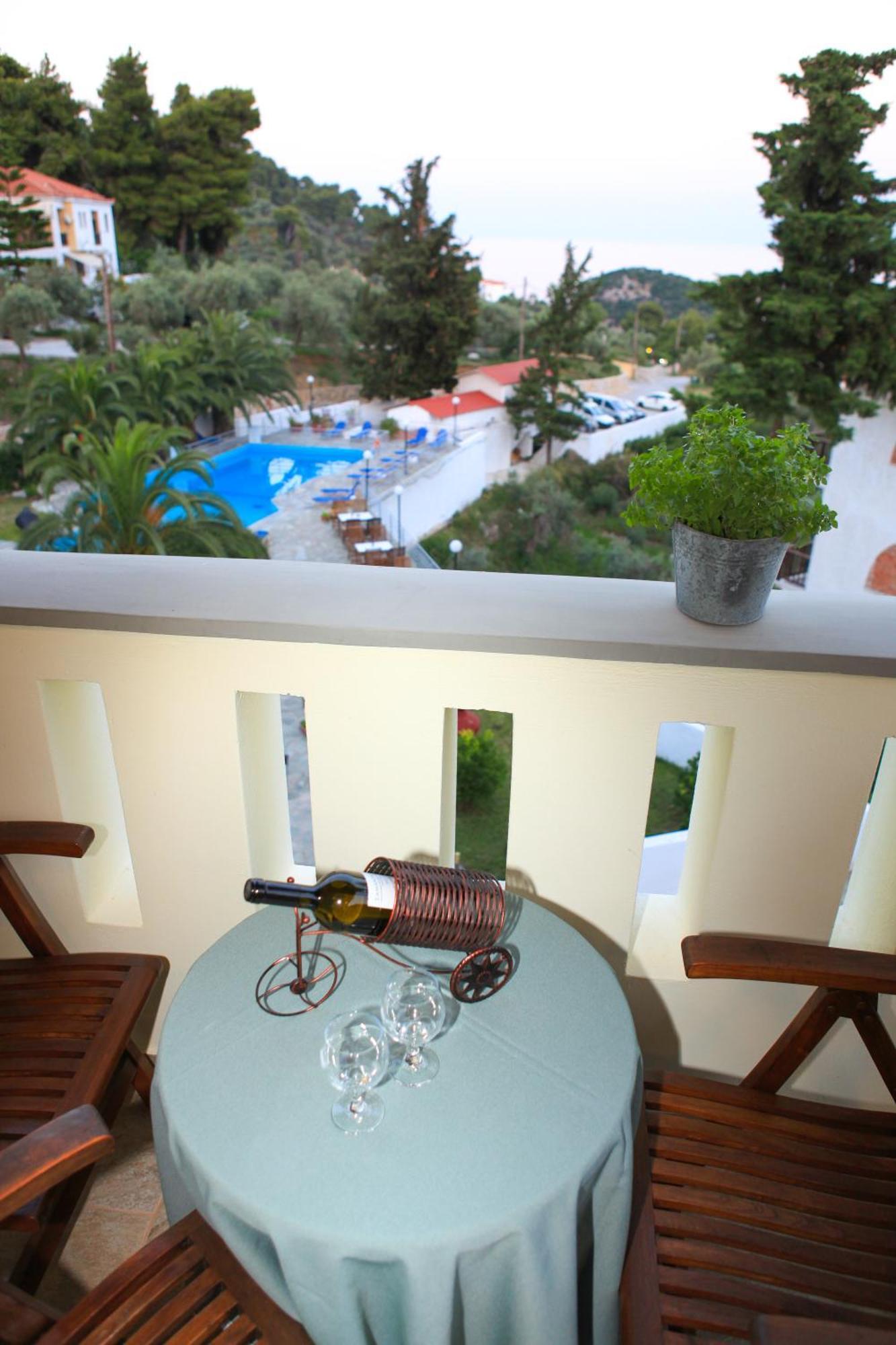 Stafylos Suites & Boutique Hotel エクステリア 写真