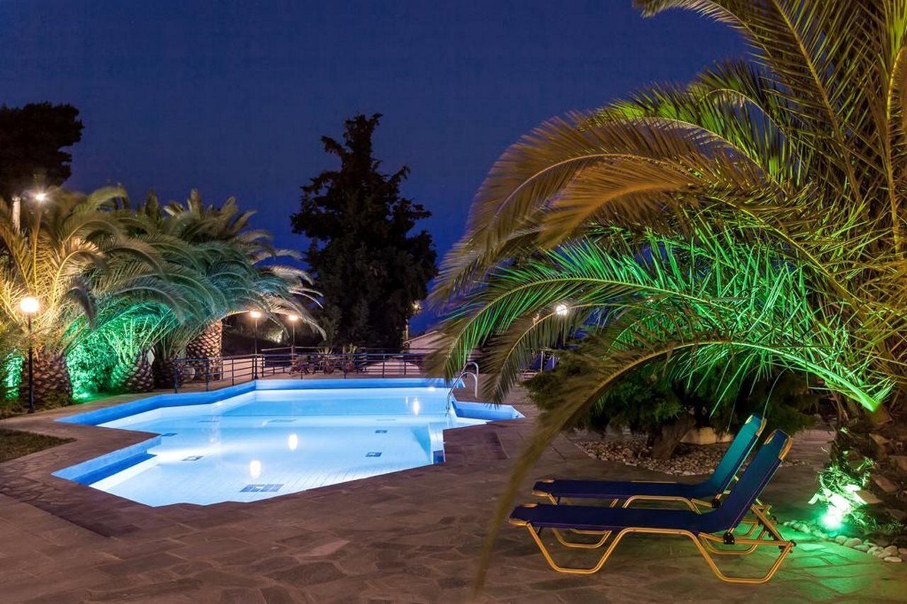 Stafylos Suites & Boutique Hotel エクステリア 写真