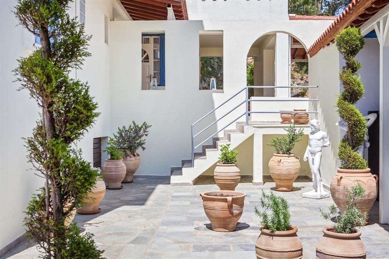 Stafylos Suites & Boutique Hotel エクステリア 写真
